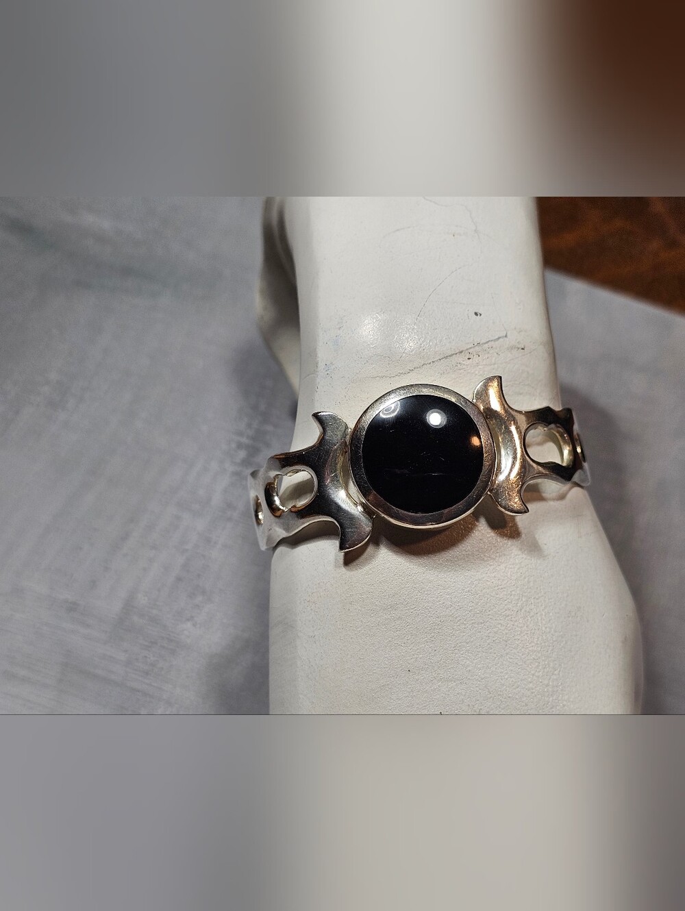 Taxco very Unique Sterling and Onxy Cuff